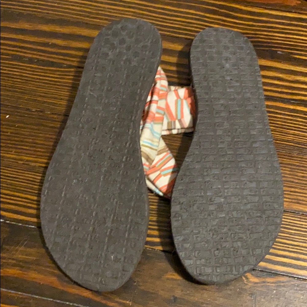 Sandals - Picture 2 of 4